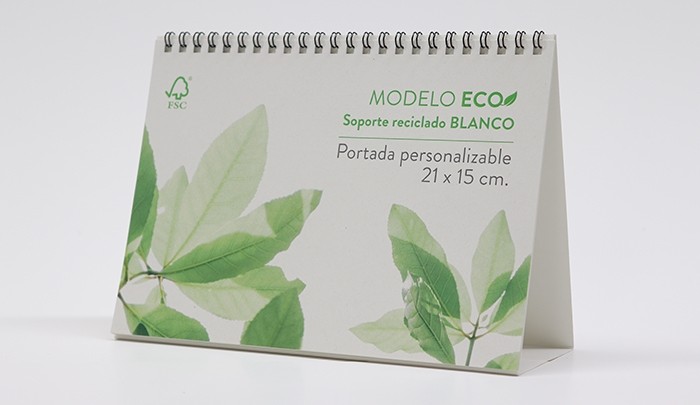 Calendario ECO con base reciclada blanca frontal